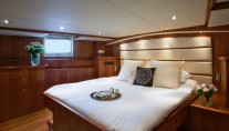 LABRADOR Master Cabin